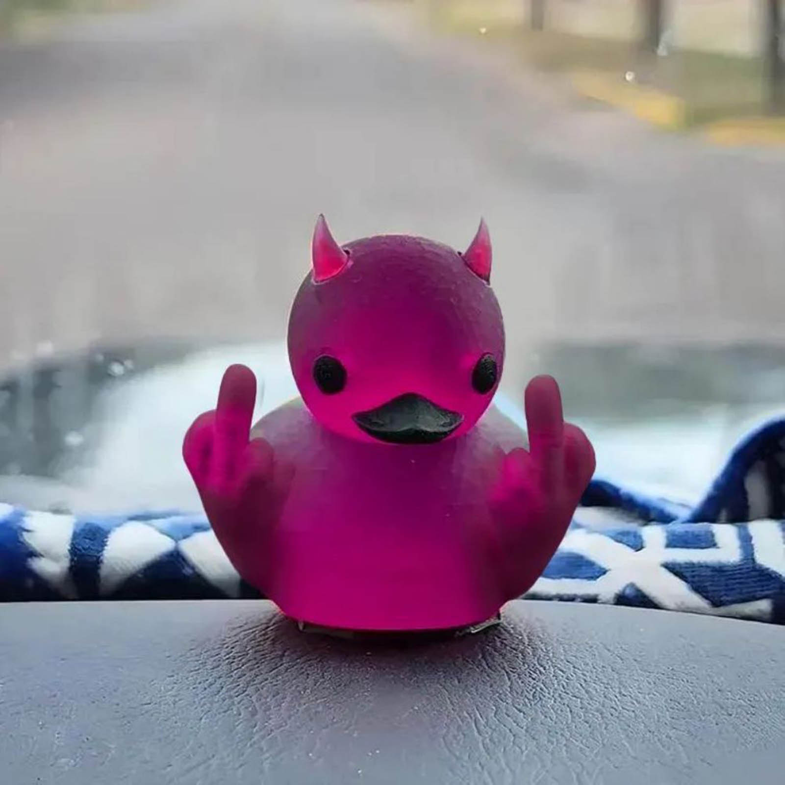 Devil Middle Finger Duck Deskt – Lighting Mcqueen Bedroom Decor recenzja i cena